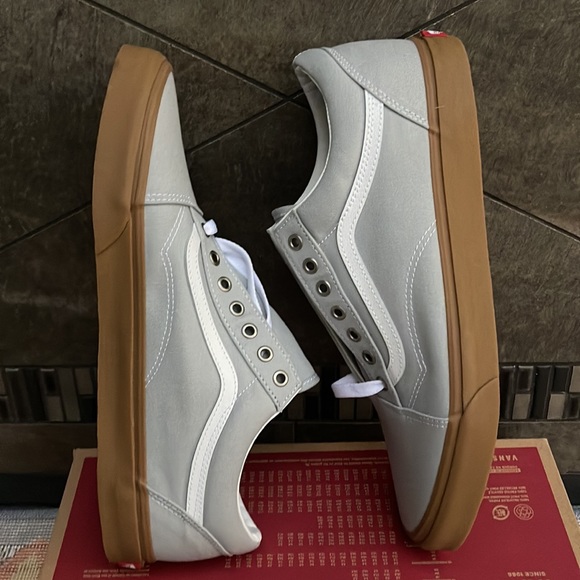 Vans WMNS Old Skool
(Gum) High Rise/True Wht
VN0A3WKT3ZC Sneakers - Picture 12 of 16